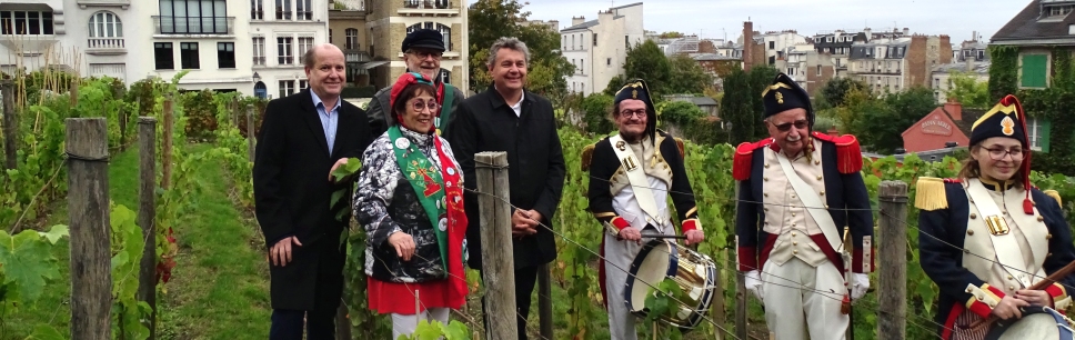 Coupe du raisin 2025 avec Eric Sureau président du COFAS, Eric Lejoindre, La Commune Libre et Les Petits Poulbots
